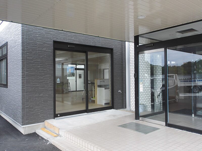 正面玄関入り口